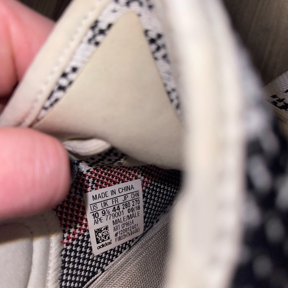 Yeezy Boost 350 Zebra main image 5